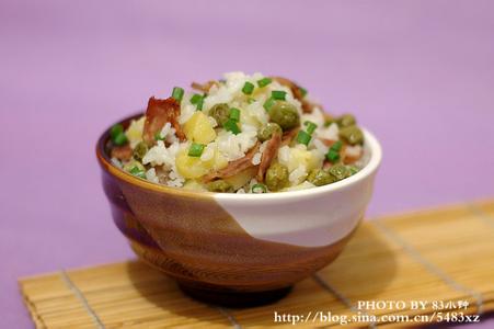 土豆腊肠焖饭 懒人煲仔饭：【腊肠土豆焖饭】