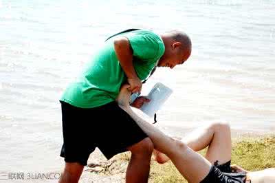 预防游泳下肢抽筋 夏季游泳和日常生活怎样防抽筋