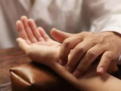 脸部油腻长痘怎么办 教你一招除去脸黄油腻、长斑长痘、虚胖便秘....湿气危害这么大!99%的人不知道!