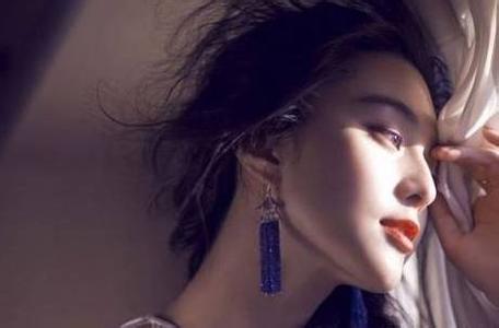 品味一份优雅与趣味 优雅的女人，需要慢慢地品味……