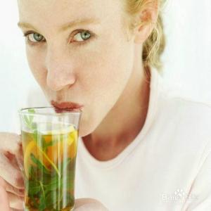 嚼茶叶可以去口臭吗 嚼茶叶可以去口臭吗 嚼花生能除口臭