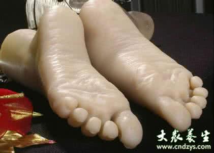 脚跟干裂小偏方 脚裂怎么办 这些小偏方治疗脚裂