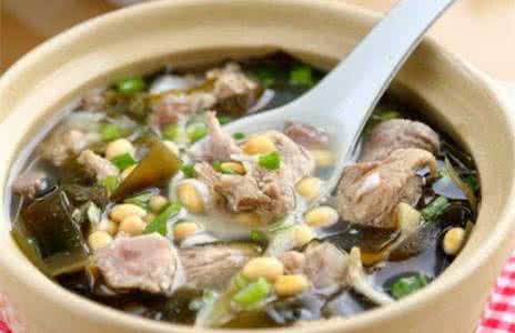 海带黄豆排骨汤 海带黄豆排骨汤 教你自制养生滋补排骨汤