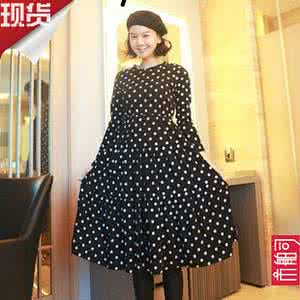 收腰荷叶边裙摆上衣 钩裙收腰穿绳的一种装饰钩法