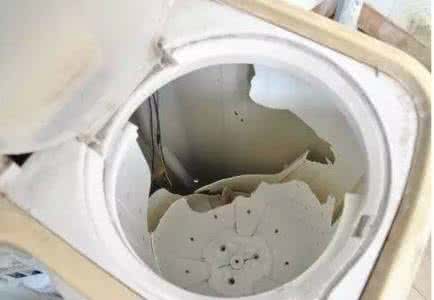 洗衣机怎么洗衣服 洗衣机怎么洗衣服 洗衣机突然爆炸，6岁男童被炸伤，千万别这样洗衣服了！