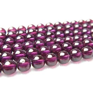 紫牙乌和石榴石的区别 紫牙乌和石榴石的区别 什么是紫牙乌 紫牙乌有什么特点