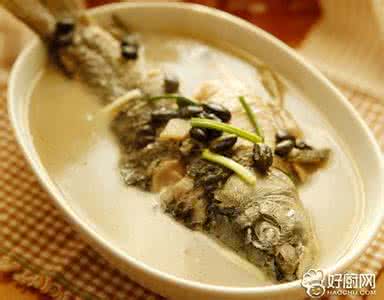 鲫鱼黑豆红枣汤的功效 黑豆鲫鱼汤的做法