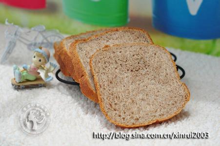 面包机做黑麦面包 【黑麦核桃吐司】面包机版新手吐司