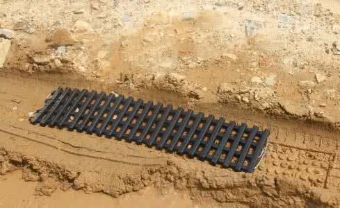 奇骏泥地雪地越野视频 泥地胎在雪地适合吗？