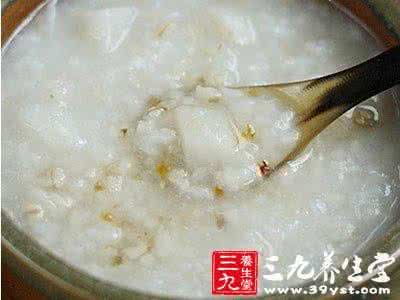 美味粥配小菜188道 立冬吃什么 教你一款美味滋补粥做法