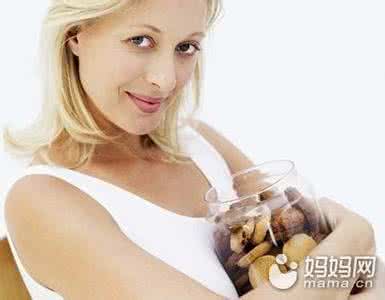 怀孕可以吃零食薯片吗 适合孕妇吃的零食 孕妇能吃薯片吗？适合孕妇吃的零食