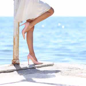 怎么穿衣服显得腿长 怎样搭配才能显得腿长？