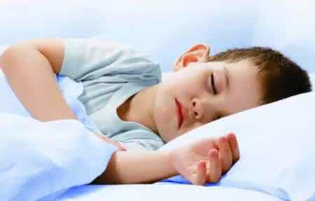 宝宝夜里睡眠不好 宝宝夜里睡眠不好 宝宝睡眠不好怎么办？了解宝宝的睡眠特点