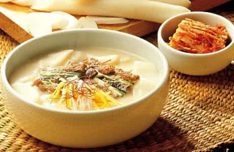 荠菜冬笋炒年糕 冬至菜谱：冬至年糕年年高——泡菜冬笋年糕