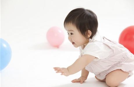如何教宝宝学爬视频 宝宝学坐和学爬如何引导
