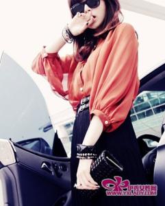 手臂肥肉怎么减 组图：衬衣vs罩衫 遮住大臂小肥肉