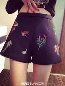 男生腿毛多不敢穿短裤 毛呢短裤怎么穿好看