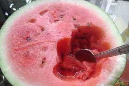 吃西瓜禁忌 西瓜怎么吃_吃西瓜禁忌大盘点