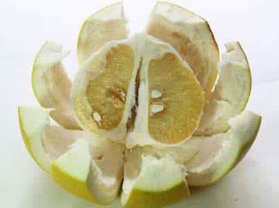 柚子皮泡脚有什么好处 柚子皮的妙用