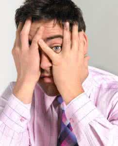 男人冷漠女人什么原因 男人突然变冷漠的原因