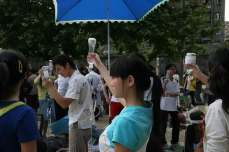 生命的脆弱与坚强 爱心传递 生命坚强 爱心与坚强