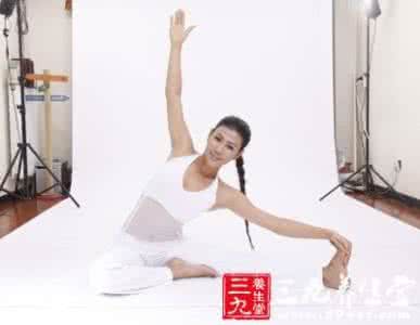 产后收腹运动图解 瑜伽减肥 2招收腹运动轻松拥有人鱼线