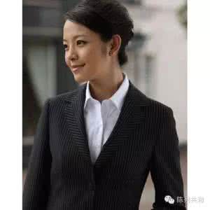 西装搭配 西装有哪些巧妙的搭配方法_西装该怎么穿才不像推销员