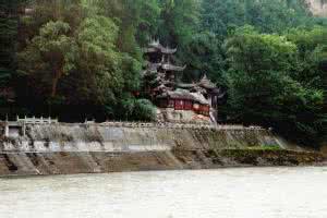 汶川地震中的都江堰 震前,美丽的都江堰