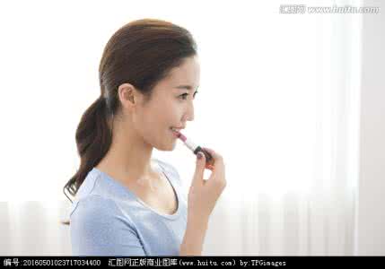 可随意虐杀女人的小说 不随意评价他人的女人更高级