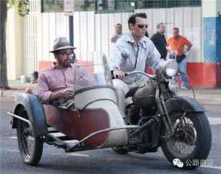 老男人睡小情人的感觉 挎斗摩托车是老男人最温柔的小情人