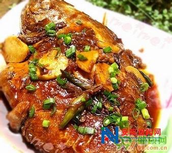 红烧鲳鱼的家常做法 家常红烧鲳鱼 鲳鱼怎么做好吃