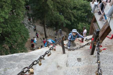 端午节华山的人多吗 华山暑假人多吗？