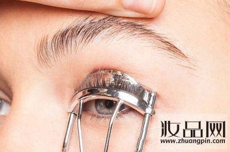 睫毛夹的使用方法 如何正确使用睫毛夹