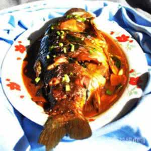 王一容九鱼图年年有余 新春家宴10道吉祥鱼（年年有余）