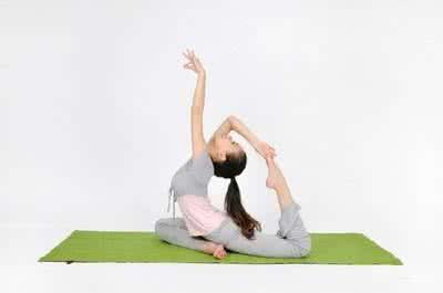 瑜伽服 瑜伽用品 教你如何购买瑜伽服和瑜伽垫