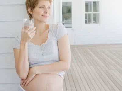 隔夜的柠檬水能不能喝 孕妈咪不能喝的水有哪些