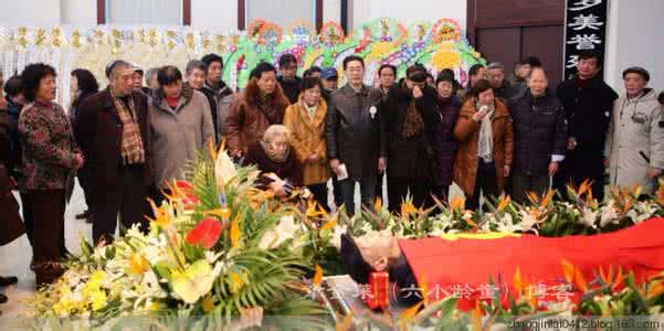 写给逝者的追思悼词 悼慈父——在父亲追思会上(转)