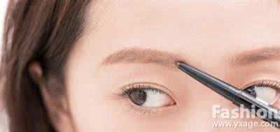 新手画一字眉的画法 新手怎么画好一字眉