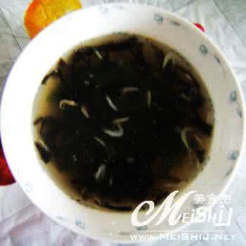 紫菜汤怎么做好喝 紫菜汤 常紫菜和海苔每天喝紫菜汤好吗