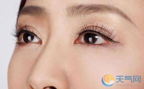 眼睛快速消肿的方法 眼睛快速消肿的方法 如何给眼睛快速消肿？