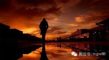 走自己的路看自己的景 人生的快乐，就是走自己的路看自己的景