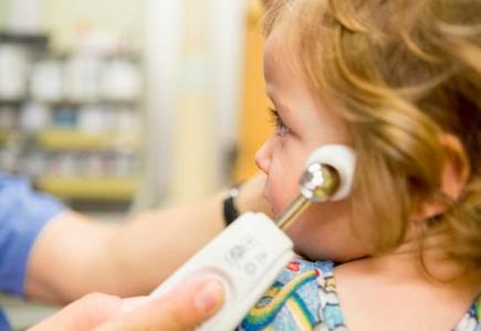 宝宝发烧如何物理降温 宝宝发烧如何物理降温 宝宝发烧了如何物理降温