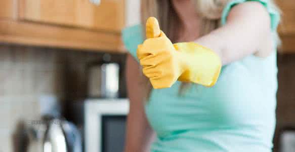 厨房橱柜清理小妙招 清理厨房异味的妙招