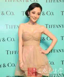 平胸丰胸秘籍 丰胸秘籍 3招摆脱平胸