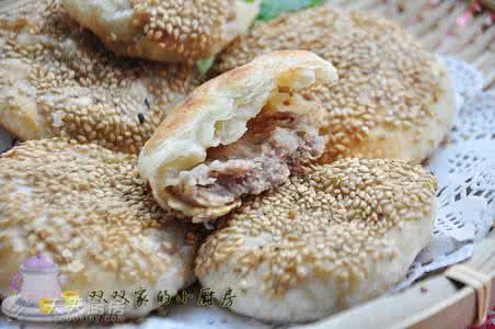 牛排先煎后烤 火烧先煎后烤更酥脆——猪肉火烧