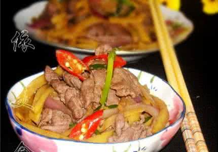 牛肩肉的做法 牛肉炒洋葱土豆的做法
