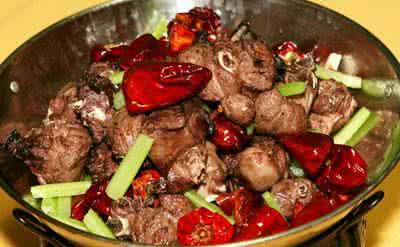 兔肉的营养价值和禁忌 兔肉的营养价值和禁忌 兔肉营养价值高 吃兔肉有哪些禁忌