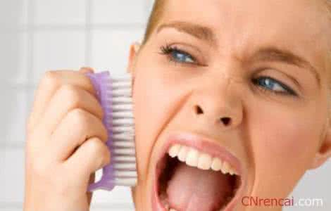 去角质的正确方法 去角质的正确方法 正确去死皮的方法