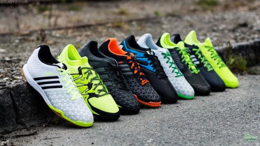 哪个品牌的足球鞋好 足球鞋品牌 足球鞋的品牌及价格