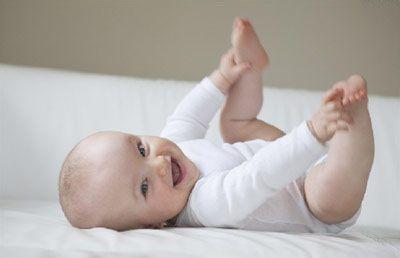母乳喂养怎样判断吃饱 母乳喂养的时候怎么判断宝宝是否吃饱